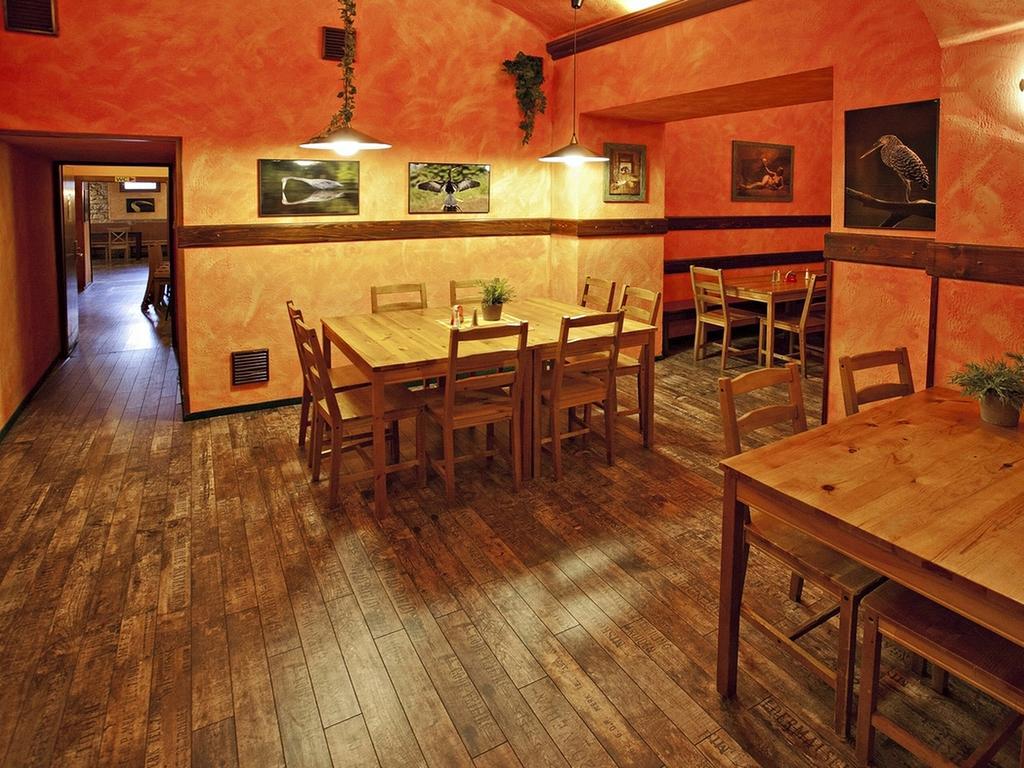 A Plus Hotel & Hostel Прага Экстерьер фото