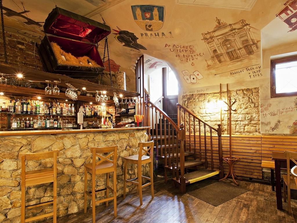A Plus Hotel & Hostel Прага Экстерьер фото