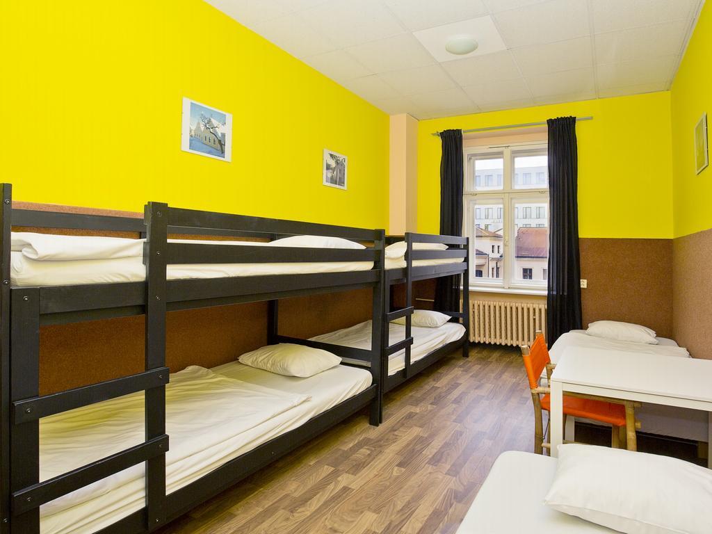 A Plus Hotel & Hostel Прага Экстерьер фото