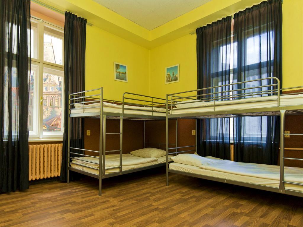 A Plus Hotel & Hostel Прага Экстерьер фото