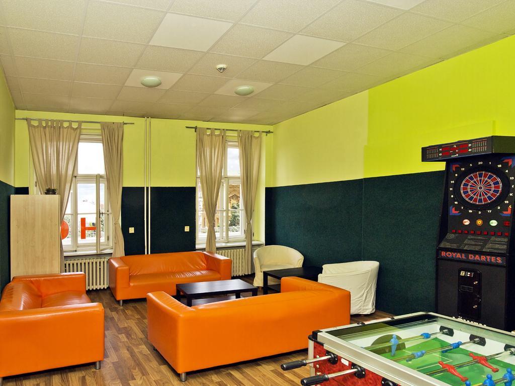 A Plus Hotel & Hostel Прага Экстерьер фото