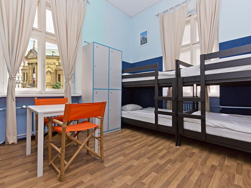 A Plus Hotel & Hostel Прага Экстерьер фото