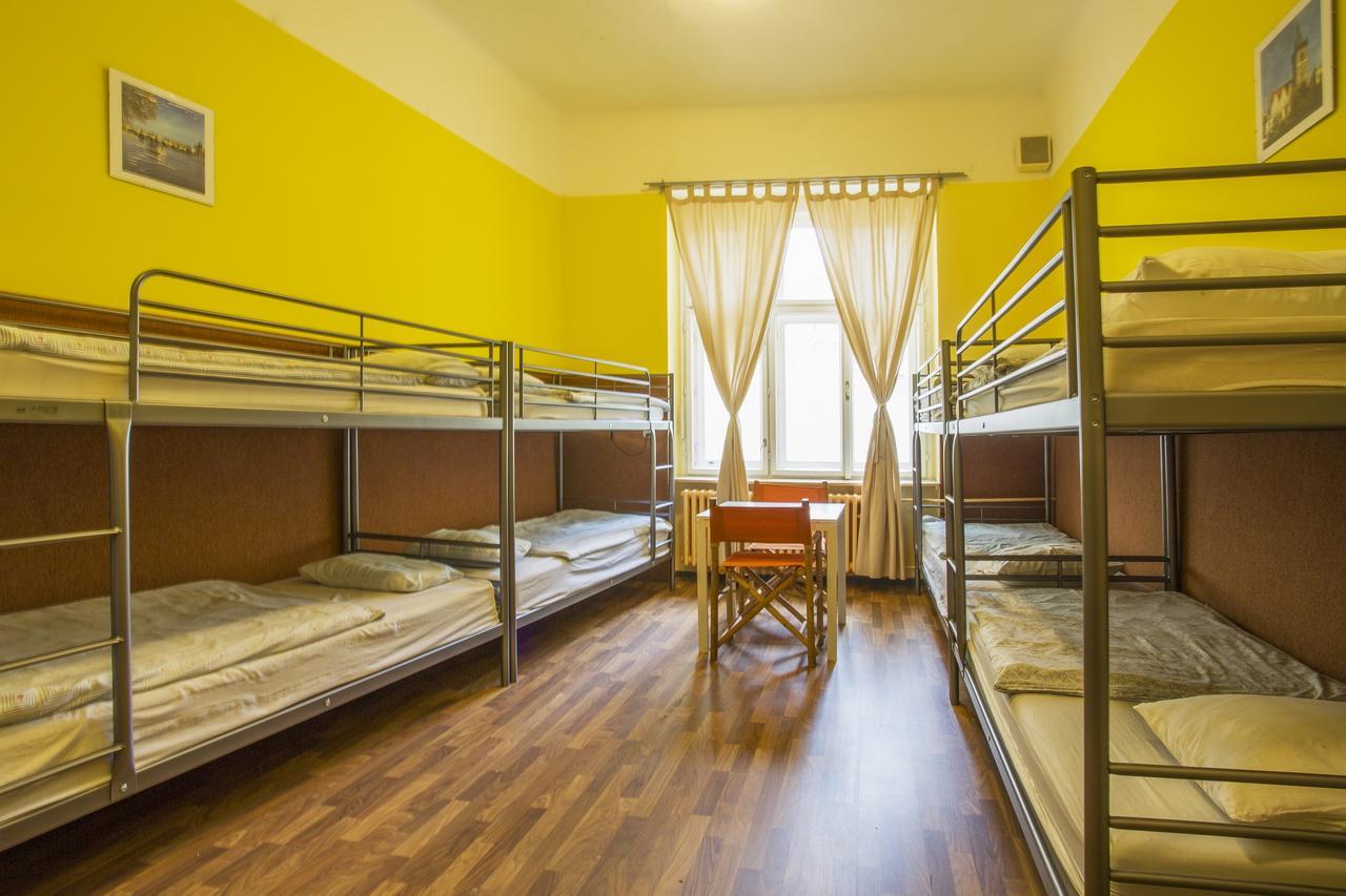 A Plus Hotel & Hostel Прага Экстерьер фото