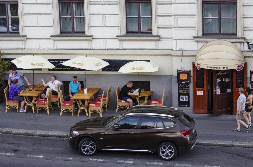 A Plus Hotel & Hostel Прага Экстерьер фото