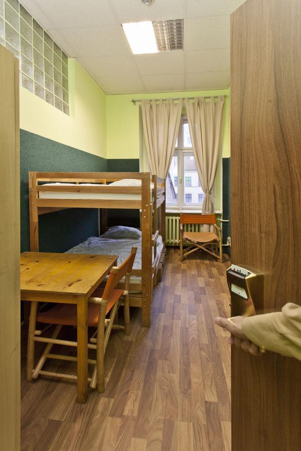 A Plus Hotel & Hostel Прага Экстерьер фото